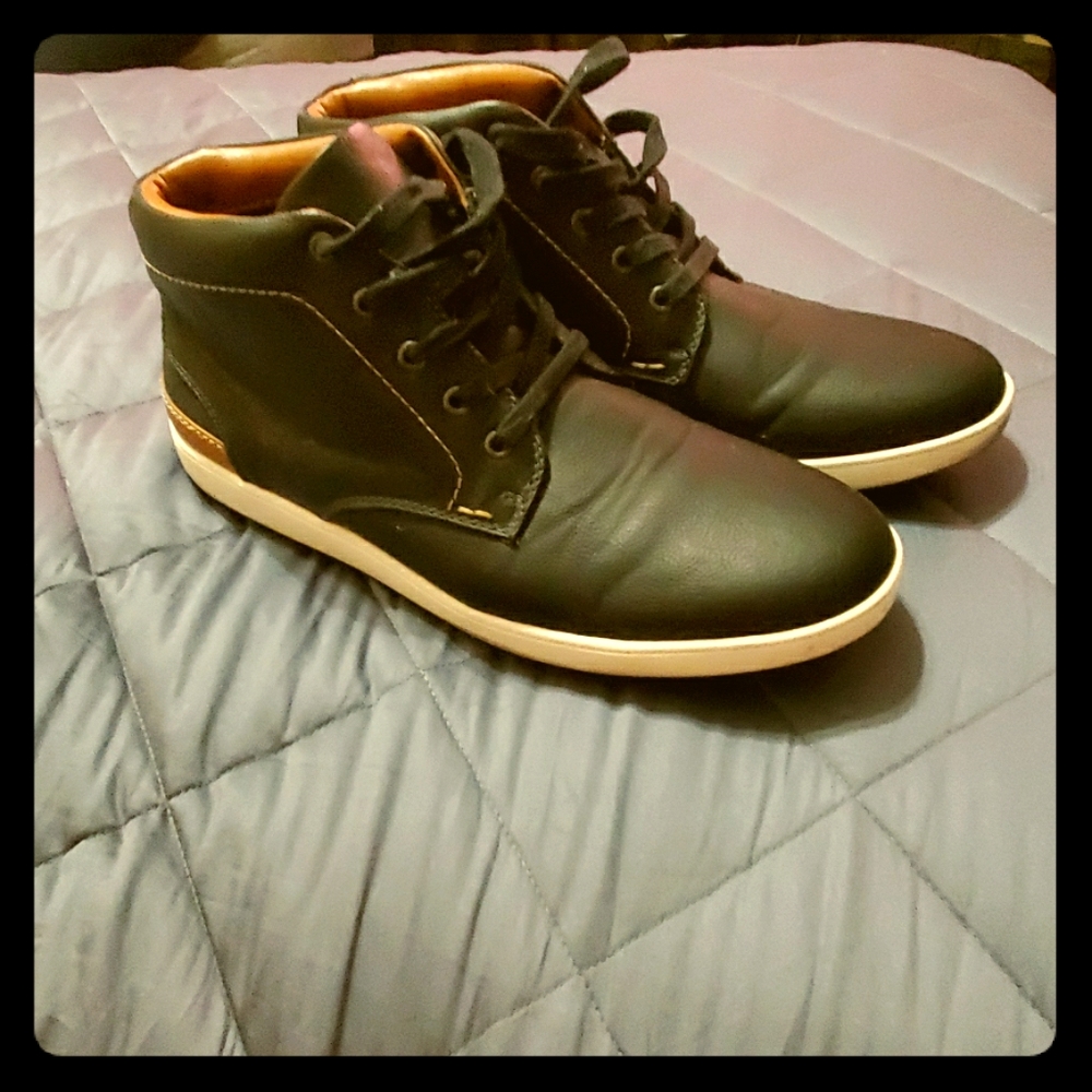 Steve Madden High top dress shoes